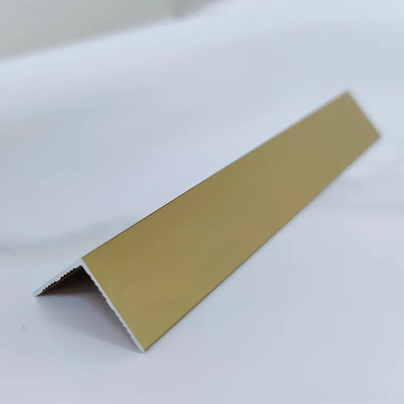 90 درجة زاوية يمنى